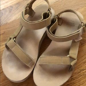 Teva platform sandal